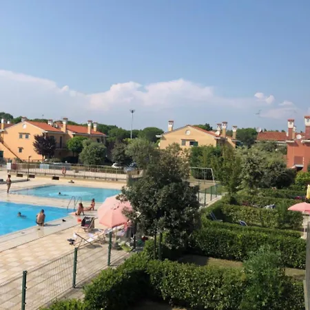 Apartment Renovated With Pool In Bibione