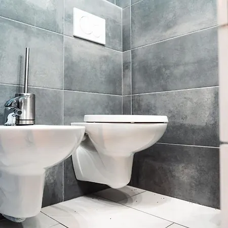 Renovated With Pool In Apartment