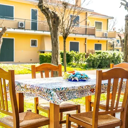 Apartment Renovated With Pool In Bibione